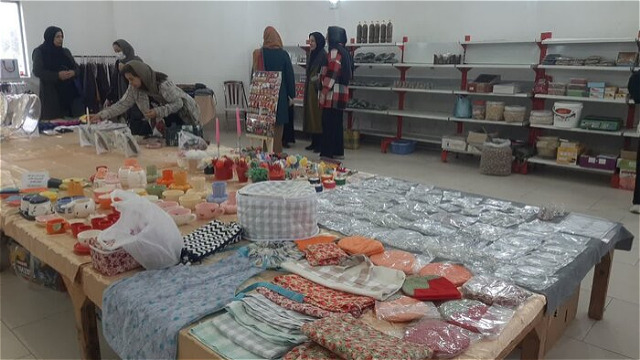 روستابازارهاي آذربايجان غربي جايي که دسترنج کشاورزان از مزرعه به سفرهها ميرسد